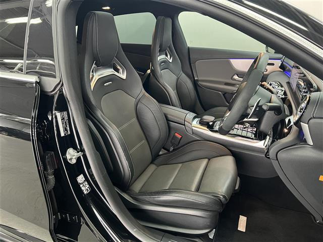 CLAシューティングブレークAMG CLA 35 4マチック 4WD