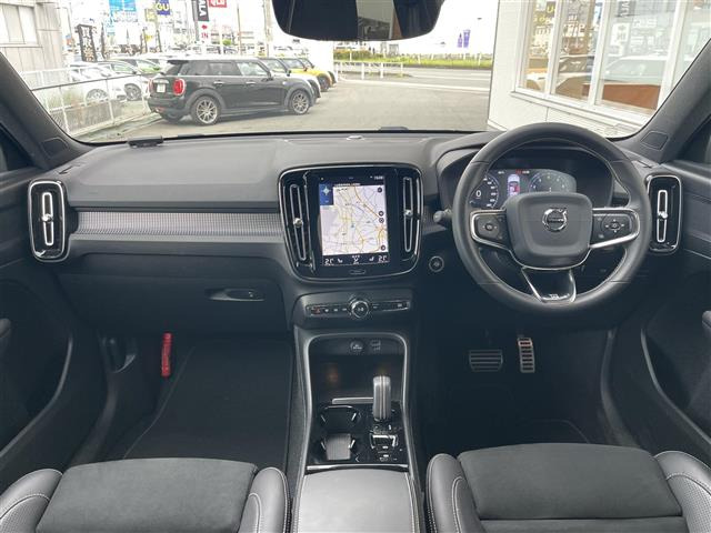 XC40T4 AWD Rデザイン 4WD