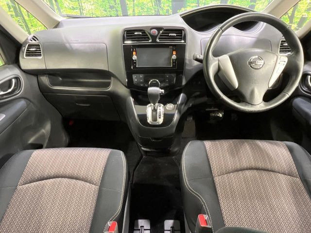 セレナ2.0 ハイウェイスター Vセレクション+Safety 4WD