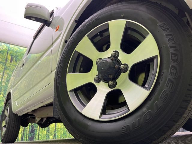 �y����16�C���`�A���~�z�C�[���z�O�ςɃ}�b�`���������A���~�z�C�[���𑕒����Ă���܂��B�e��ЊO�A���~�z�C�[����A�X�^�b�h���X�^�C�����戵�����Ă���܂��B���񂲑��k����������