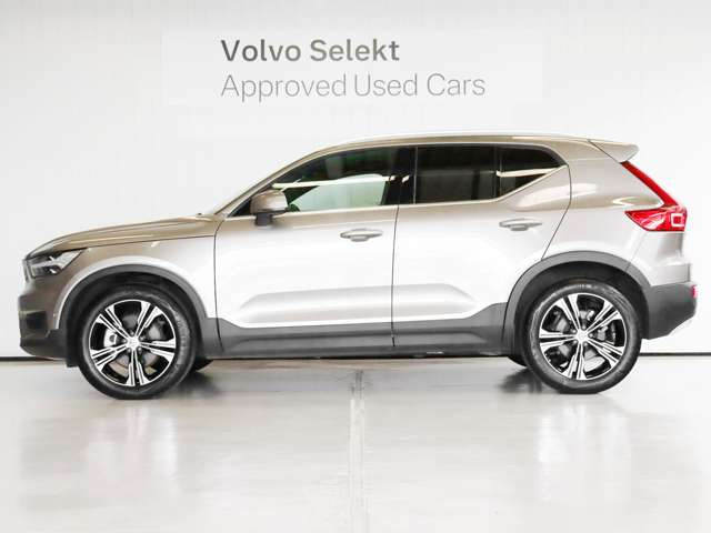 XC40B4 AWD インスクリプション 4WD