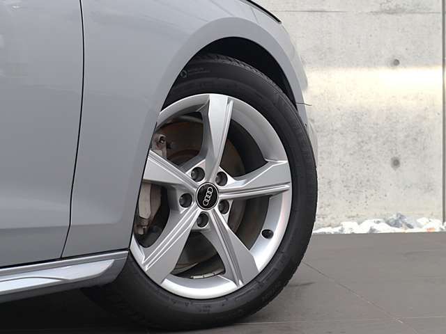 A4アバント45 TFSI クワトロ アドバンスド 4WD