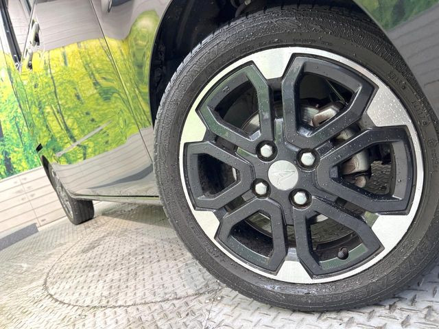 �y����15�C���`�A���~�z�C�[���z�O�ςɃ}�b�`���������A���~�z�C�[���𑕒����Ă���܂��B�e��ЊO�A���~�z�C�[����A�X�^�b�h���X�^�C�����戵�����Ă���܂��B���񂲑��k����������