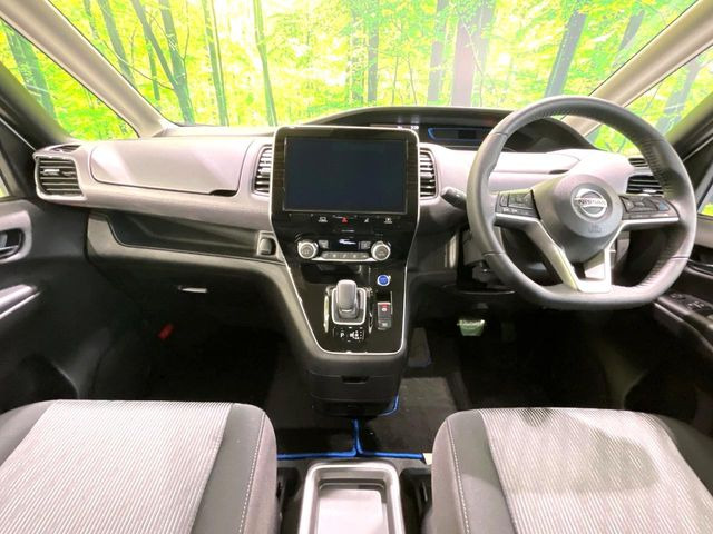 セレナ1.2 e-POWER ハイウェイスターV