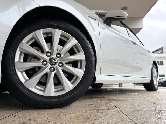 �y����17�C���`�A���~�z�C�[���z�O�ςɃ}�b�`���������A���~�z�C�[���𑕒����Ă���܂��B�e��ЊO�A���~�z�C�[����A�X�^�b�h���X�^�C�����戵�����Ă���܂��B���񂲑��k����������