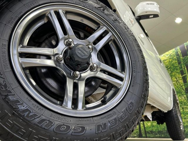 �y����16�C���`�A���~�z�C�[���z�O�ςɃ}�b�`���������A���~�z�C�[���𑕒����Ă���܂��B�e��ЊO�A���~�z�C�[����A�X�^�b�h���X�^�C�����戵�����Ă���܂��B���񂲑��k����������