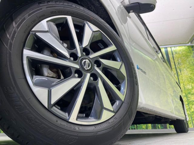�y����16�C���`�A���~�z�C�[���z�O�ςɃ}�b�`���������A���~�z�C�[���𑕒����Ă���܂��B�e��ЊO�A���~�z�C�[����A�X�^�b�h���X�^�C�����戵�����Ă���܂��B���񂲑��k����������