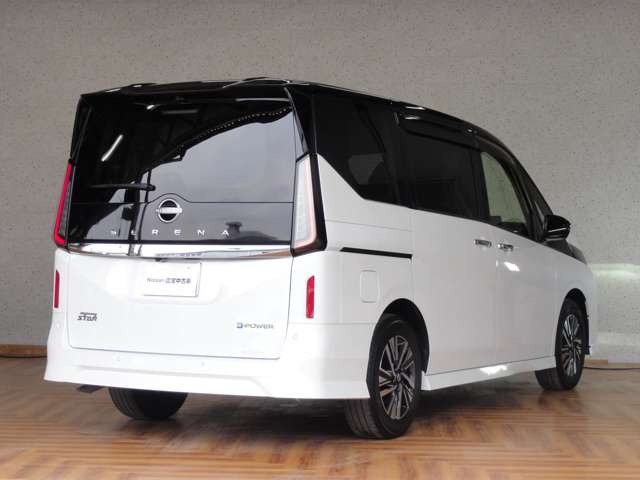 セレナ1.4 e-POWER ハイウェイスターV