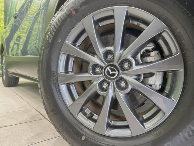 �y����16�C���`�A���~�z�C�[���z�O�ςɃ}�b�`���������A���~�z�C�[���𑕒����Ă���܂��B�e��ЊO�A���~�z�C�[����A�X�^�b�h���X�^�C�����戵�����Ă���܂��B���񂲑��k����������