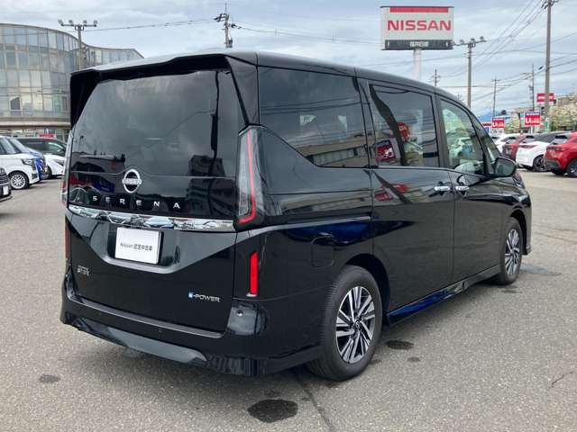 セレナ1.4 e-POWER ハイウェイスターV
