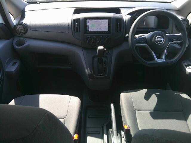 NV200バネットバン1.6 DX 4WD