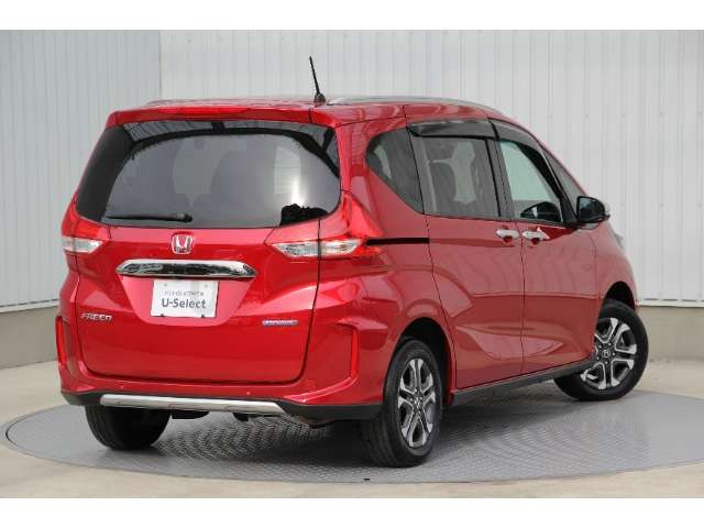 フリード1.5 ハイブリッド クロスター 4WD