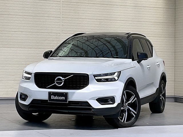 XC40B4 AWD Rデザイン 4WD