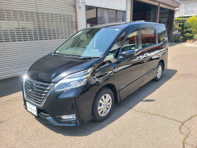 セレナ2.0 ハイウェイスターV 4WD