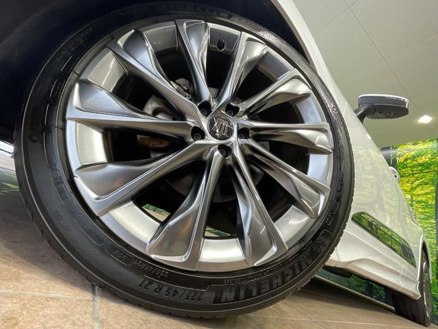 �y����21�C���`�A���~�z�C�[���z�O�ςɃ}�b�`���������A���~�z�C�[���𑕒����Ă���܂��B�e��ЊO�A���~�z�C�[����A�X�^�b�h���X�^�C�����戵�����Ă���܂��B���񂲑��k����������
