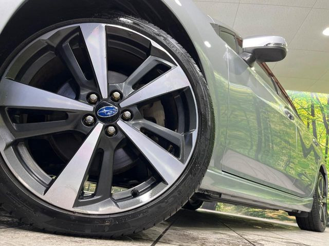 �y����18�C���`�A���~�z�C�[���z�O�ςɃ}�b�`���������A���~�z�C�[���𑕒����Ă���܂��B�e��ЊO�A���~�z�C�[����A�X�^�b�h���X�^�C�����戵�����Ă���܂��B���񂲑��k����������