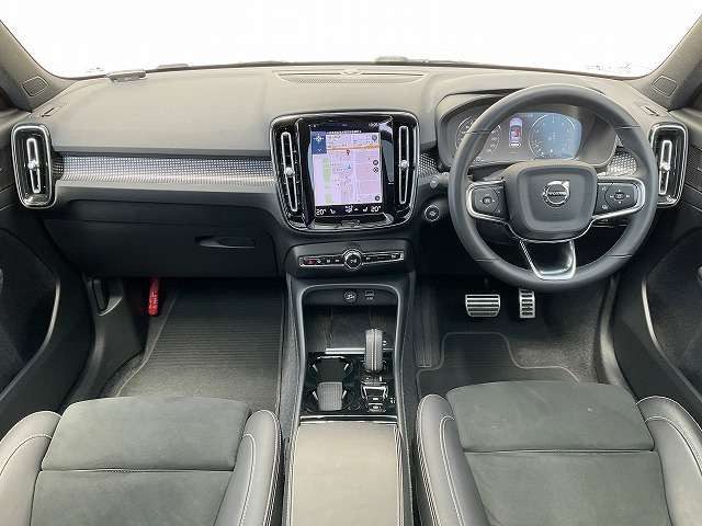 XC40B4 AWD Rデザイン 4WD