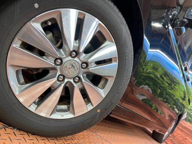 �y����16�C���`�A���~�z�C�[���z�O�ςɃ}�b�`���������A���~�z�C�[���𑕒����Ă���܂��B�e��ЊO�A���~�z�C�[����A�X�^�b�h���X�^�C�����戵�����Ă���܂��B���񂲑��k����������