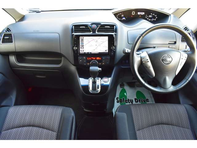 セレナ2.0 ハイウェイスター Vセレクション+Safety II 4WD