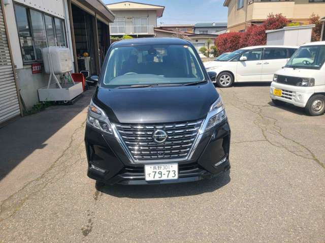 セレナ2.0 ハイウェイスターV 4WD