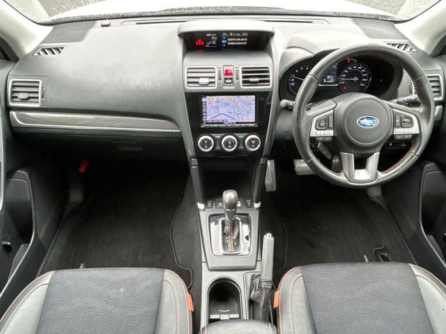 フォレスター2.0 エックスブレイク 4WD