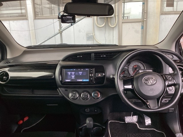 ヴィッツ1.3 F セーフティ エディション