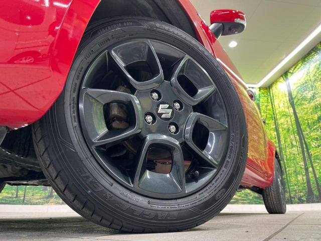 �O�ςɃ}�b�`�����A���~�z�C�[���𑕒����Ă���܂��B�e��A���~�z�C�[����A�X�^�b�h���X�^�C�����戵�����Ă���܂��B���񂲑��k����������