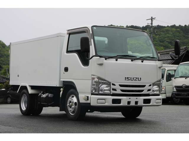 エルフ冷蔵冷凍車