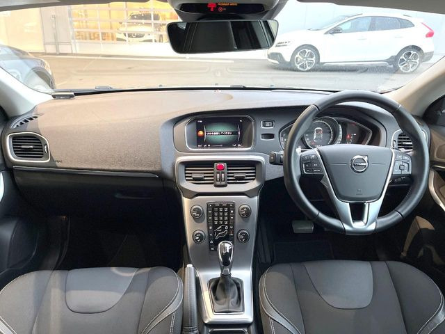 V40D4 ダイナミック エディション ディーゼル