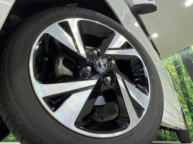 �y����15�C���`�A���~�z�C�[���z�O�ςɃ}�b�`���������A���~�z�C�[���𑕒����Ă���܂��B�e��ЊO�A���~�z�C�[����A�X�^�b�h���X�^�C�����戵�����Ă���܂��B���񂲑��k����������