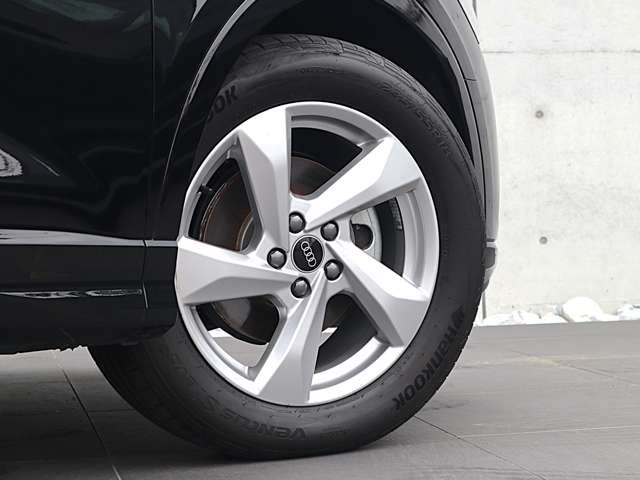 Q335 TFSI アドバンスド