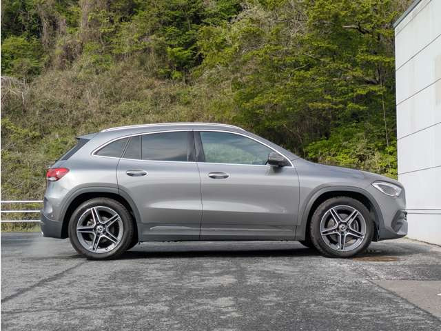 GLAクラスGLA200d 4マチック AMGライン 4WD