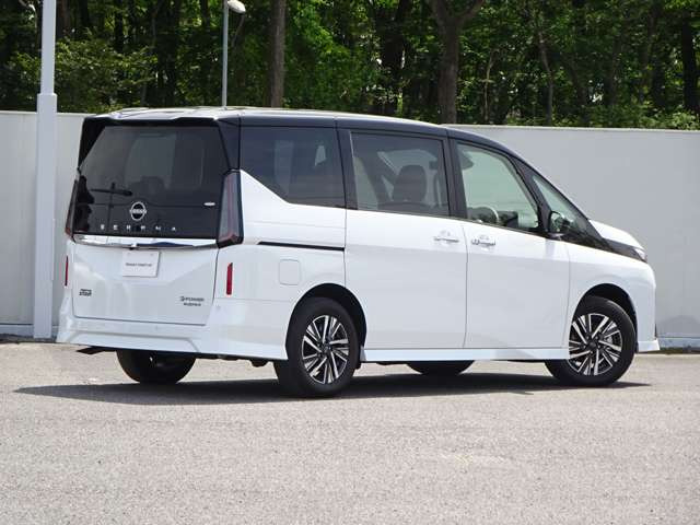 セレナ1.4 e-4ORCE ハイウェイスターV 4WD