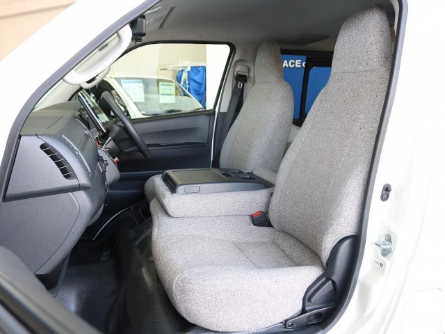 ハイエースバン2.8 DX ロング ディーゼル 4WD