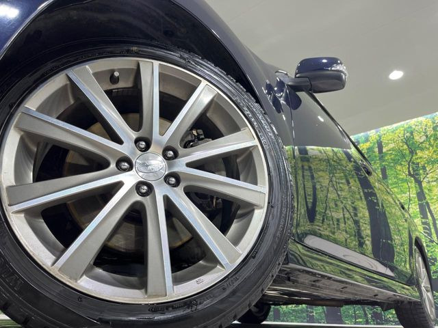 �y����18�C���`�A���~�z�C�[���z�O�ςɃ}�b�`���������A���~�z�C�[���𑕒����Ă���܂��B�e��ЊO�A���~�z�C�[����A�X�^�b�h���X�^�C�����戵�����Ă���܂��B���񂲑��k����������