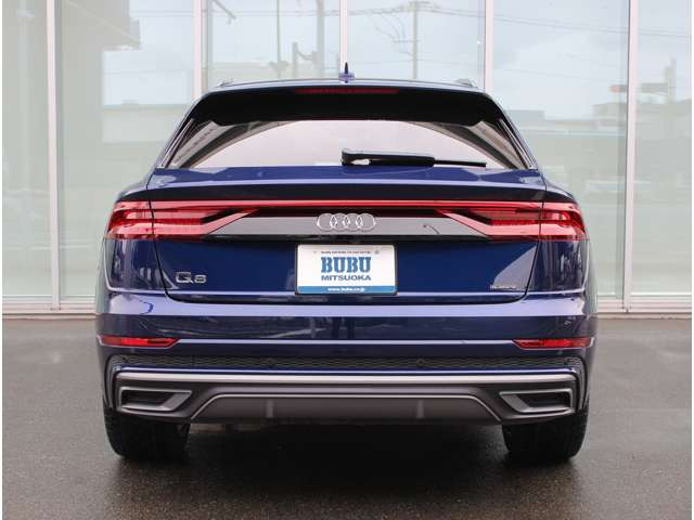 Q855 TFSI クワトロ デビューパッケージ Sライン 4WD