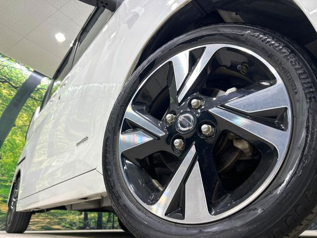 �y����15�C���`�A���~�z�C�[���z�O�ςɃ}�b�`���������A���~�z�C�[���𑕒����Ă���܂��B�e��ЊO�A���~�z�C�[����A�X�^�b�h���X�^�C�����戵�����Ă���܂��B���񂲑��k����������