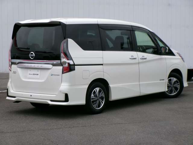 セレナ1.2 e-POWER ハイウェイスターV