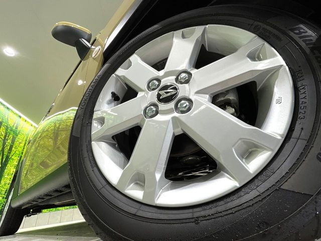 �y����15�C���`�A���~�z�C�[���z�O�ςɃ}�b�`���������A���~�z�C�[���𑕒����Ă���܂��B�e��ЊO�A���~�z�C�[����A�X�^�b�h���X�^�C�����戵�����Ă���܂��B���񂲑��k����������