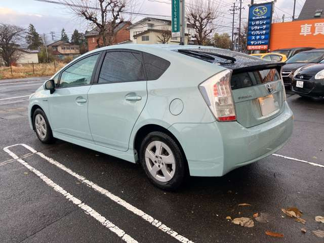 プリウス1.8 S