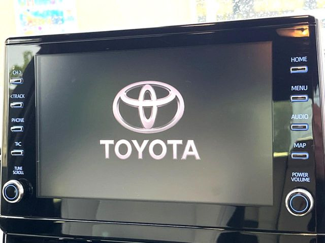 �y9�C���` �f�B�X�v���C�I�[�f�B�I�z���ʂ̃f�B�X�v���C��AppleCarPlay��AndroidAuto�����p�\�B�傫�ȉ�ʂŃX�}�z�i�r�A�v���������p���������܂���