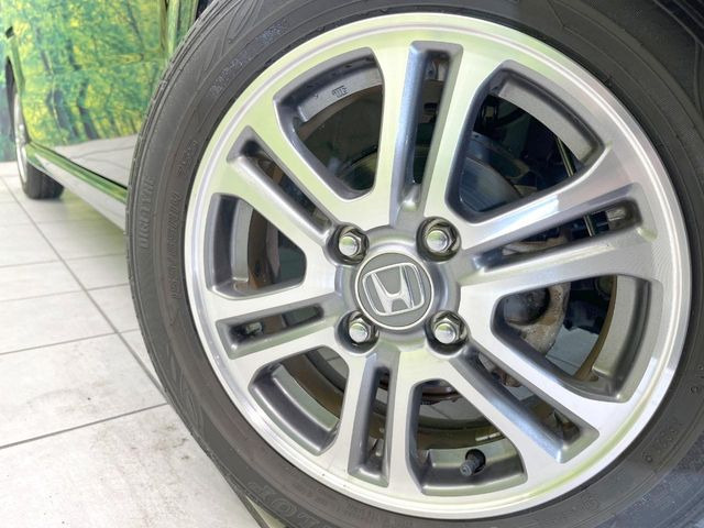 �y����14�C���`�A���~�z�C�[���z�O�ςɃ}�b�`���������A���~�z�C�[���𑕒����Ă���܂��B�e��ЊO�A���~�z�C�[����A�X�^�b�h���X�^�C�����戵�����Ă���܂��B���񂲑��k����������