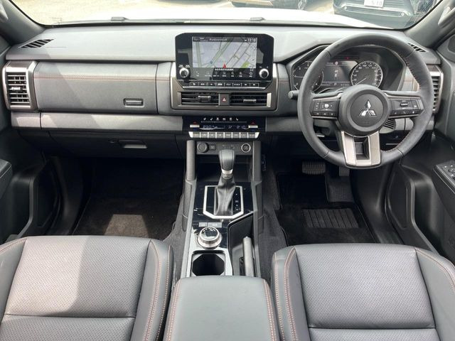 トライトン2.4 GSR ディーゼル 4WD
