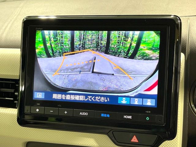【バックカメラ】駐車時に後方がリアルタイム映像で確認できます。大型商業施設や立体駐車場での駐車時や、夜間のバック時に大活躍!運転スキルに関わらず、今や必須となった装備のひとつです!