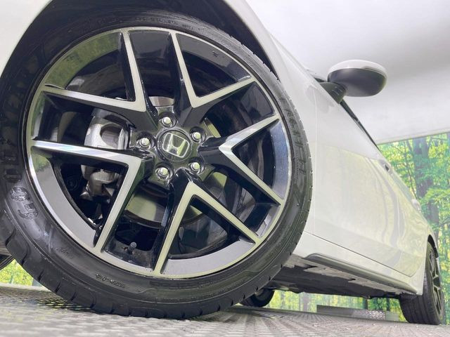 �y�����A���~�z�C�[���z�O�ςɃ}�b�`���������A���~�z�C�[���𑕒����Ă���܂��B�e��ЊO�A���~�z�C�[����A�X�^�b�h���X�^�C�����戵�����Ă���܂��B���񂲑��k����������