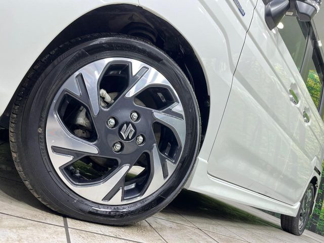 �y����15�C���`�A���~�z�C�[���z�O�ςɃ}�b�`���������A���~�z�C�[���𑕒����Ă���܂��B�e��ЊO�A���~�z�C�[����A�X�^�b�h���X�^�C�����戵�����Ă���܂��B���񂲑��k����������