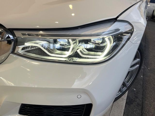 ●LEDヘッドライト:夜間走行時も良好な視界を確保し安心して運転できる高輝度LEDヘッドライトを装備!点灯速度が早く、消費電力も抑えられています。