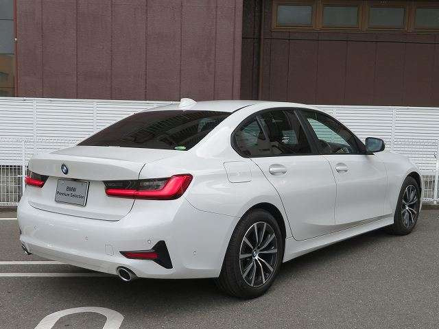 3シリーズセダン318i