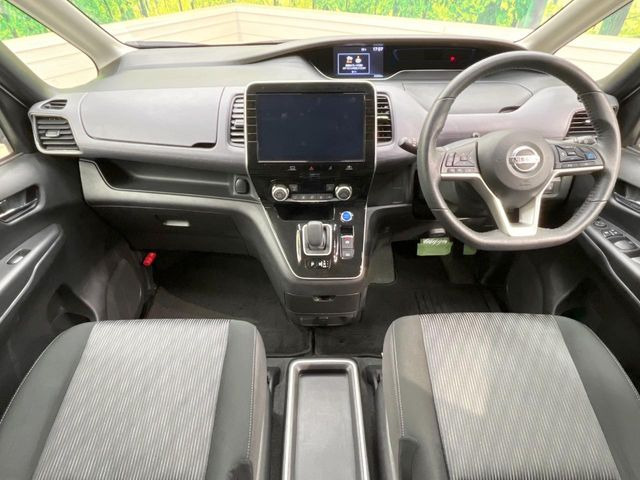 セレナ1.2 e-POWER ハイウェイスターV