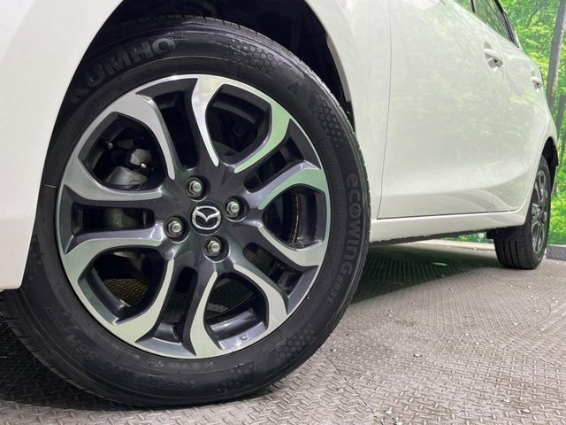 �y����16�C���`�A���~�z�C�[���z�O�ςɃ}�b�`���������A���~�z�C�[���𑕒����Ă���܂��B�e��ЊO�A���~�z�C�[����A�X�^�b�h���X�^�C�����戵�����Ă���܂��B���񂲑��k����������